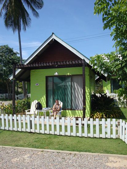 Und hier unser gemuetliches Bungalow mit Gartensitzplatz... nicht schlecht, oder ?