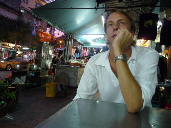 Zwischenstop um in einem Strassenrestaurant kurz etwas zu essen...