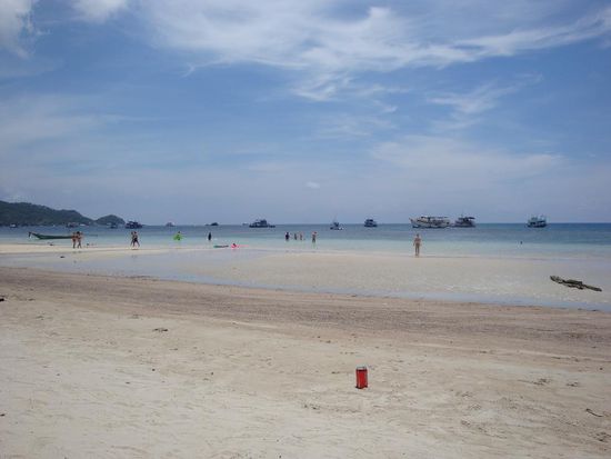 Beach von Koh Tao... der Strand war auch mehr als ok, nur die Wassertemperatur mit mind. 30 Grad nicht gerade eine Abkuehlung.