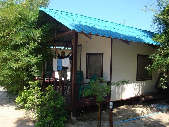 Unser einfaches aber gemuetliches Bungalow im "Sun Set Resort".