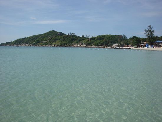 Am naechsten Morgen im Wasser... da praktisch alle die ganze Nacht am feiern waren hatten wir den Strand fast fuer uns alleine.