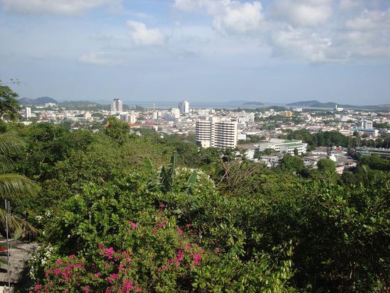 Aussicht ueber Phuket-Town vom "Rang Hill".