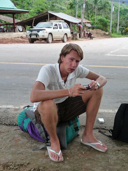 Waehrend des Wartens auf den Bus... ich habe unterdessen Makro-Aufnahmen von Ameisen aufgenommen ! 