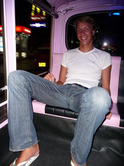 Taxifahrt zurueck in die Stadt... ein wenig betrunken ! 