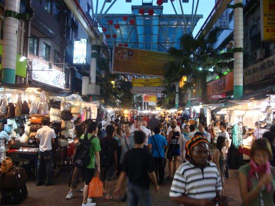 Nightmarket in Chinatown... so richig ein Gedraenge !