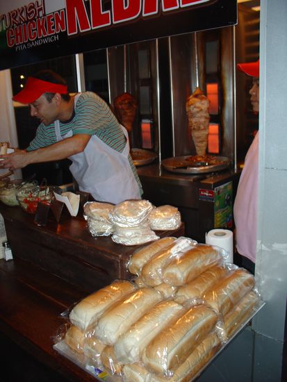 Nicht weit enfernt stiess ich auf einen Kebab Stand 