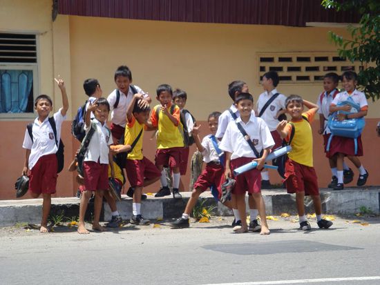 Und hier das Foto der Schueler die fuer mich alle Faxen machten... schon eindruecklich so ein Erlebnis.