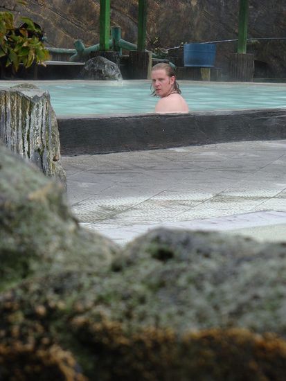 Alain in einem der verschieden warmen Pools der Hotsprings...