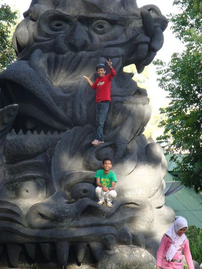 Ueberall winkten uns vorallem die Kinder zu und alle posierten immer gerne fuer ein Foto.