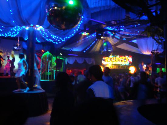 Innerhalb des "Bounty"-Clubs...