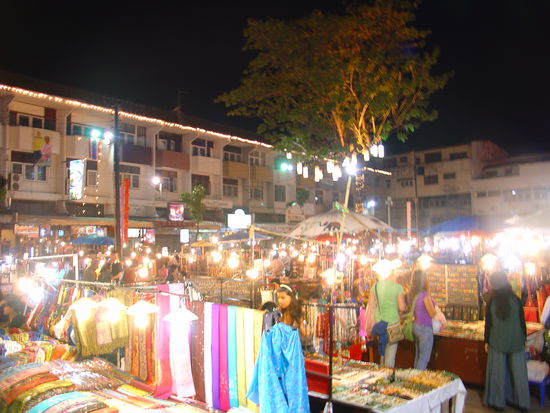 Wieder unglaublich viele Lichter, egal wo man hinblickte.