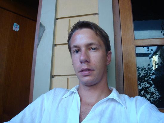 Zudem sehe ich ungefaehr 10 Jahre juenger aus !  Scheisse... ich benoetige sicherlich noch eigenge Tage mich daran zu gewoehnen...