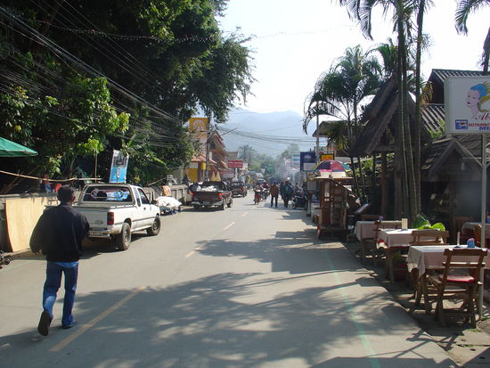 Die Hauptstrasse von Pai.