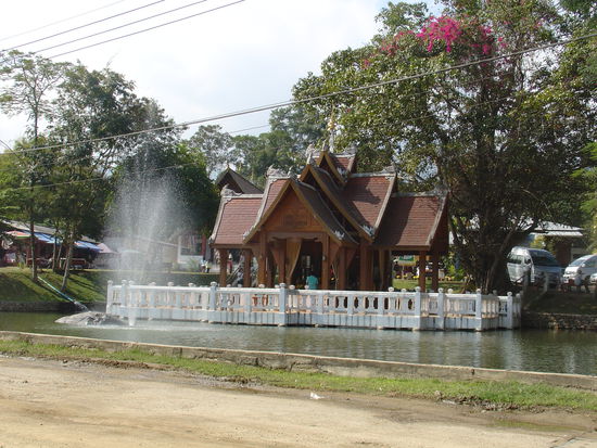 Irgend ein Tempel in der Naehe des Dorfes.