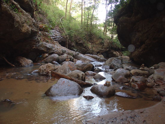 Beim Wasserfall, wo ich uebrigens die beiden Schweizer wieder traf.