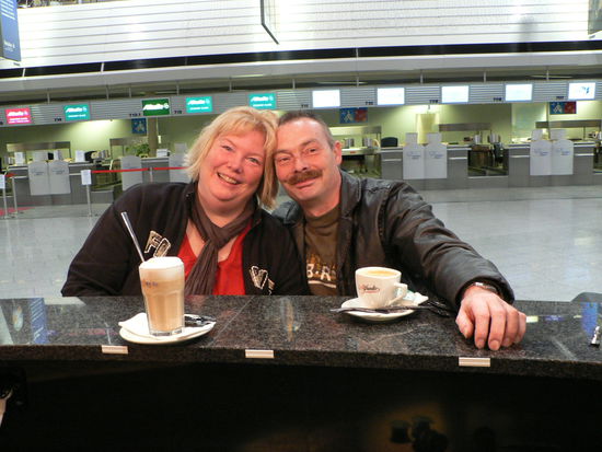 Unser letzter gemeinsamer Kaffee am Flughafen.
