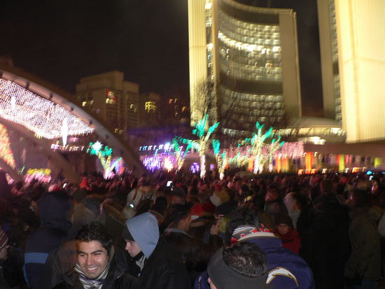 Nathan Phillips Square - im Hintergrund City Hall