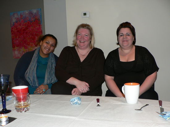 3 Roomates Elena, Silke, Ashley