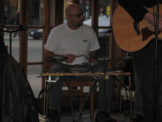 Mini Schlagzeug, aber so laut wie ein grosses....