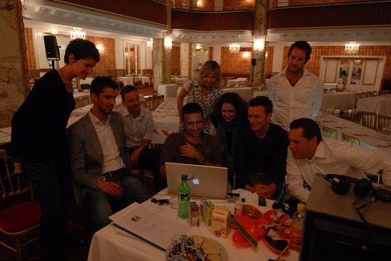 und die leute unterhalten!