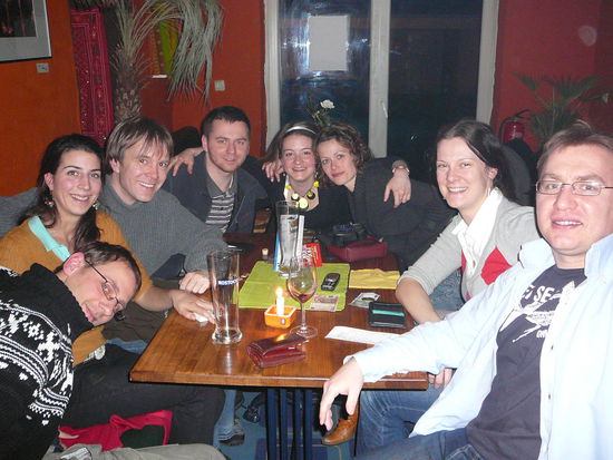 WIr haben uns nochmal alle gesehen und umarmt und gelacht  wie schoen!! und an Yanping haben wir dabei gedacht!