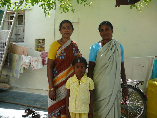 Mutter, Nachbarin und Tochter, bei denen ich essen durfte