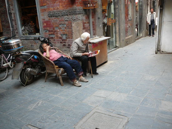 Auch die Omis sind hier cool 