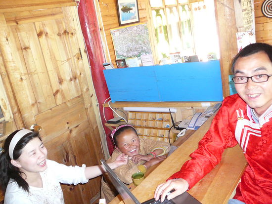 Vivien, Maedchen und Wind