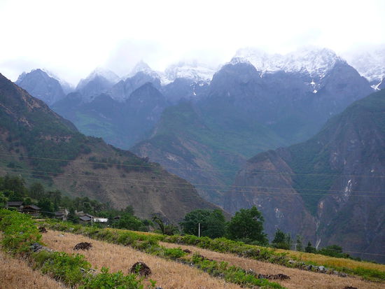 Nun kamen wir schon etwas naeher an den Snow-Mountain