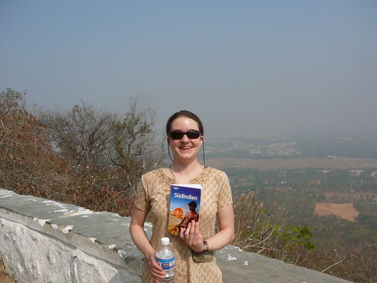 Auf dem Weg zum Pilgerberg, Blick ueber Mysore