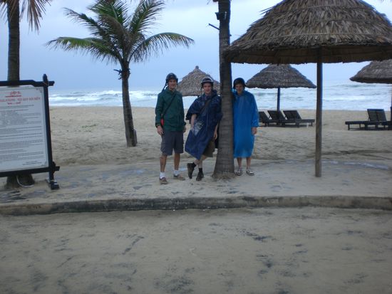 Bissel schlechtes Wetter aber das erste Mal STRAND!!!!! JUHUUUU