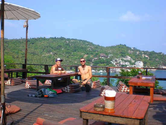 Restaurant mit Blick auf die Shark Bay...traumhaft! Da haben wir gern einen Euro mehr fuer den Shake bezahlt!