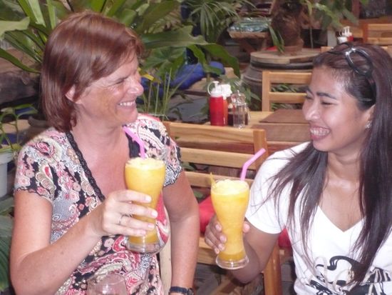 Wohlverdienter Apéro - naamsom pan = Orangenshake
