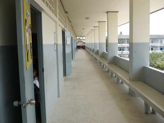 Lange Gaenge und nur offene Zimmertueren