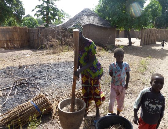 Couscous wird hier gestampft