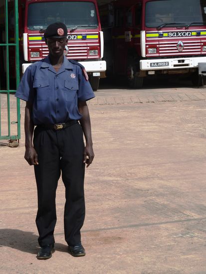 Ein weiterer Bruder von Seedy, 
er arbeitet bei der Feuerwehr irgendwo an der Strecke nach Barra
