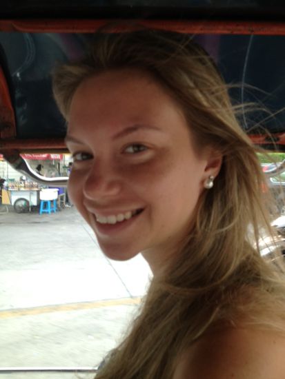 Jana's erste Tuk Tuk Fahrt mitten durch den Stadtverkehr von Bangkok