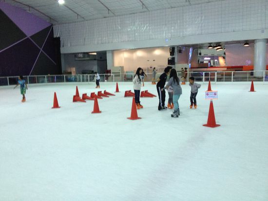 Hier wird wirklich Schlittschuh gelaufen 