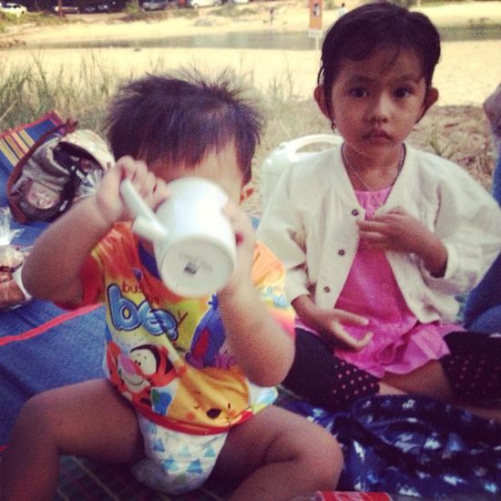 Phoo und Lotas
Cousin und Cousine 