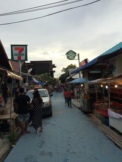 Die "Shoppingmeile" von Koh Lipe 