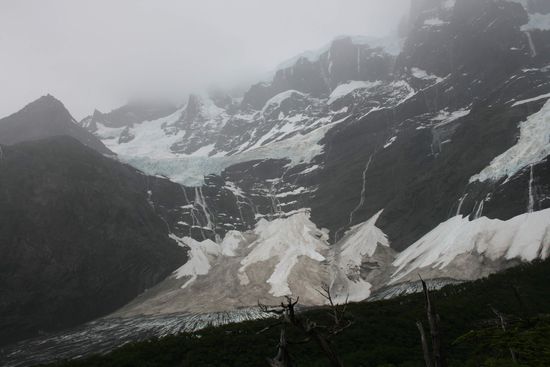 Cumbres del Paine, dahinter versteckt sich der Gletscher Frances