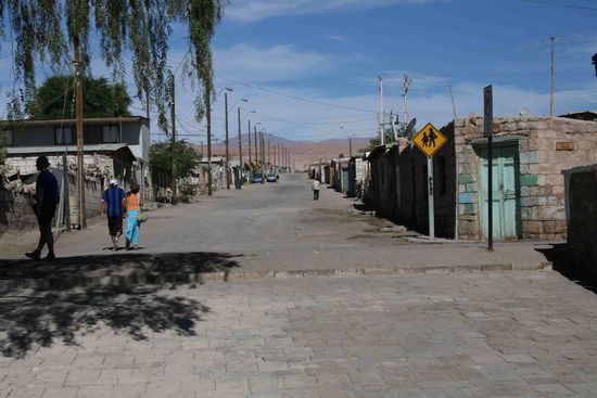Toconao, auch eine Wuesten, bzw. Bergstadt.
