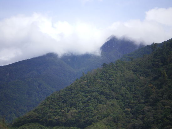 Im laufe des Tages sinken die Wolken immer tiefer.