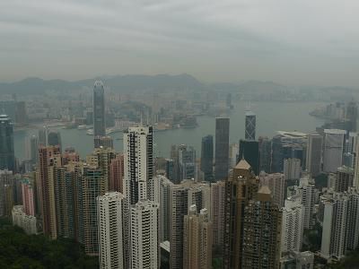 Super Aussicht auf Hongkong-Island (Vordergrund) und Kowloon.