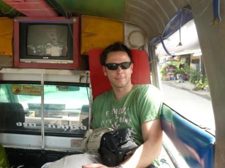 Diesen Luxus eines Fernsehgeraetes kann nicht mal jedes Hotel bieten. Aber ein Tuk Tuk in Krabi