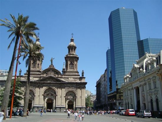 Der Hauptplatz Plaza de Armas mit Kathedrale