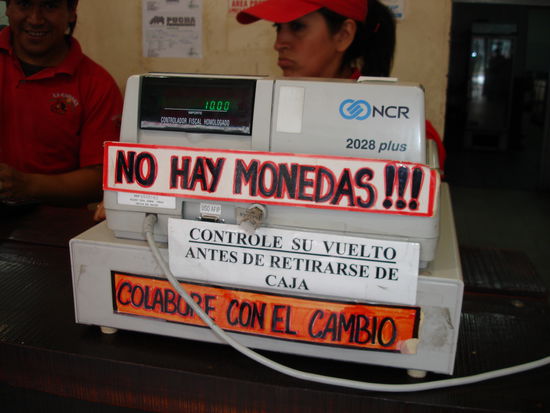 Eine Kuriosität von Argentinen ist, dass ständig Kleingeld fehlt. Und so wird auch hier zum Voraus informiert, dass kein "Münz" herausgegeben werden kann.