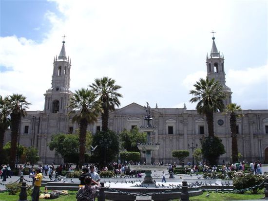 Plaza de Armas mit Kathedrale