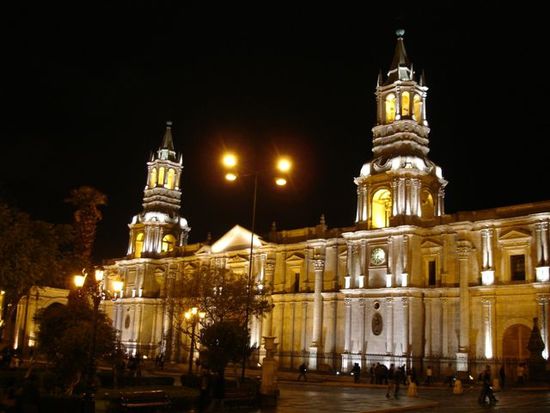 Kathedrale by night