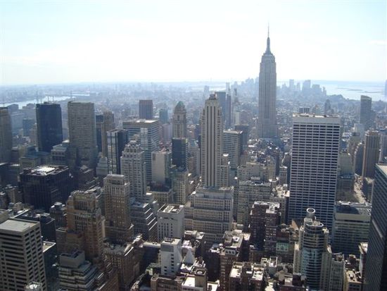 Blick vom Rockefeller Center auf Manhattan und das Empire State Building